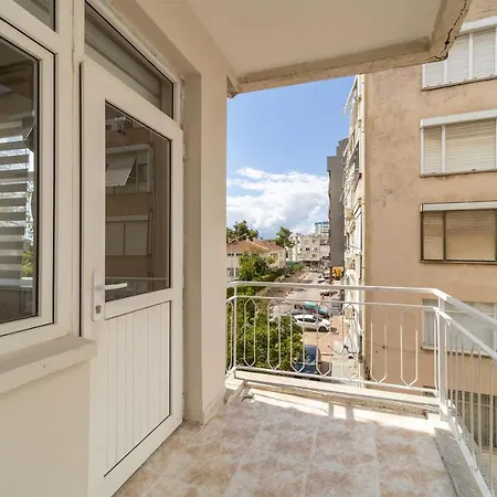 Apartment Cozy Near Popular Attractions In